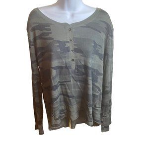 Splendid green camo size xlarge top new with tags